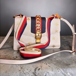 🐝🌟Gucci Sylvie Bee Ivory/White Crossbody Bag